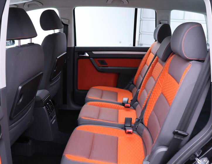 Volkswagen Touran 16