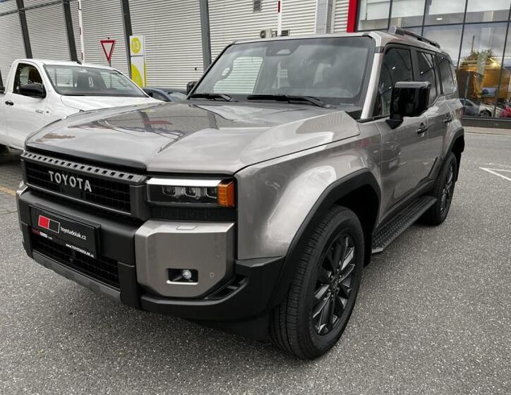 Toyota Land Cruiser 11