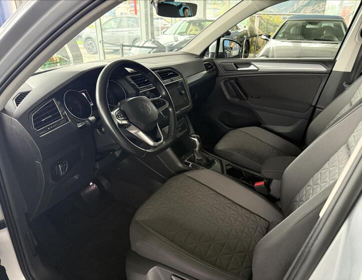 Volkswagen Tiguan 7