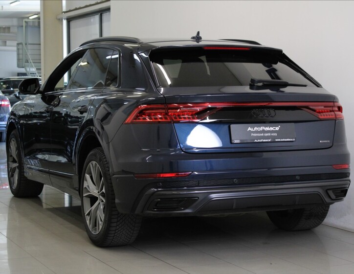Audi Q8 3