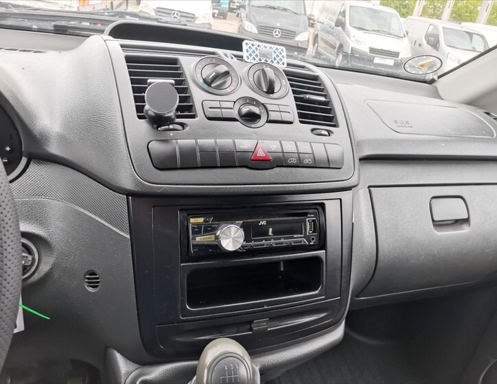 Mercedes-Benz Vito 9