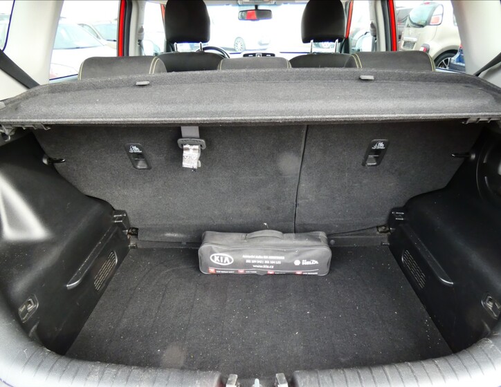 KIA Soul 10