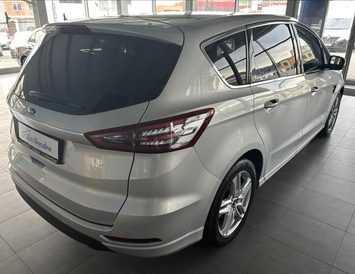 Ford S-MAX 6