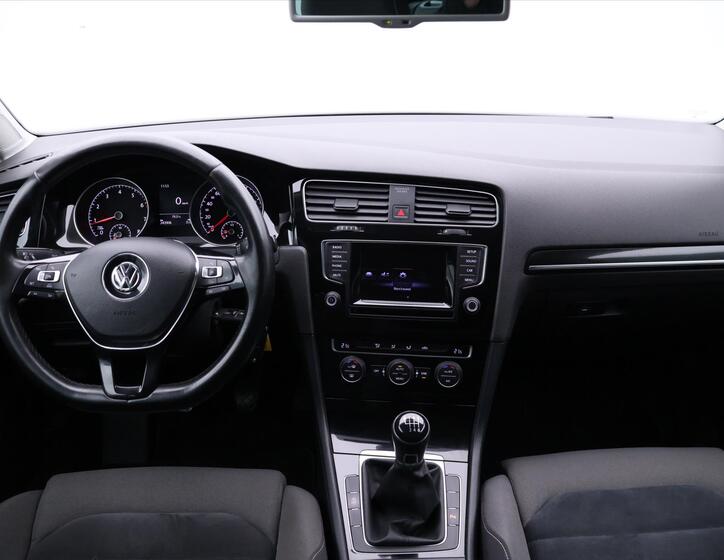 Volkswagen Golf 28