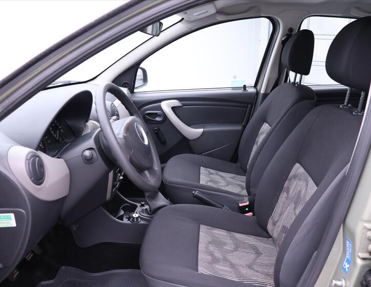Dacia Sandero 10