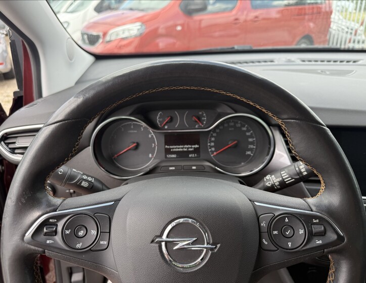 Opel Crossland X 11