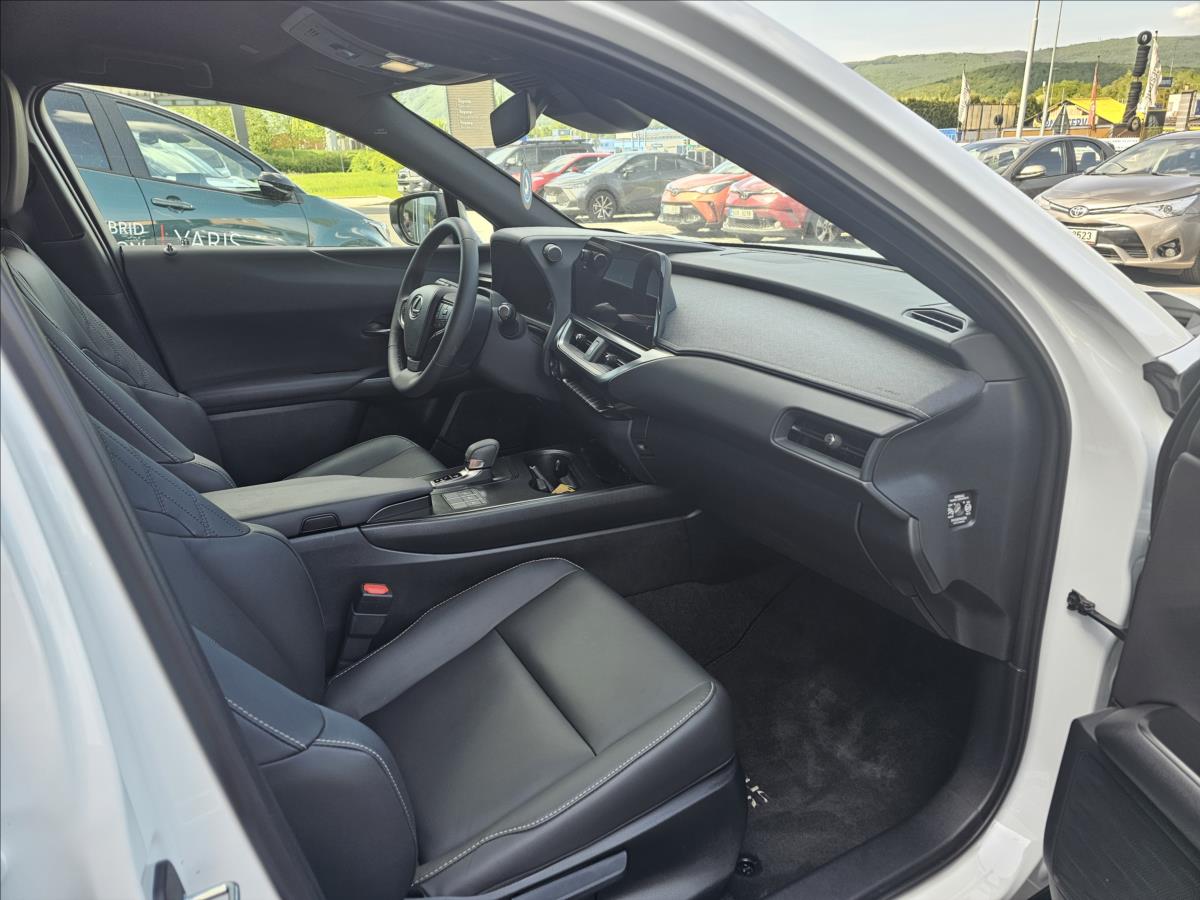 Lexus UX 300h