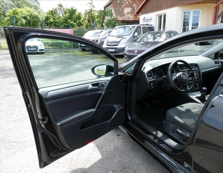 Volkswagen Golf 18