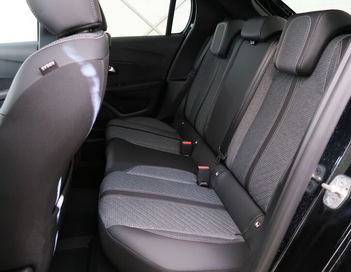 Peugeot 208 29