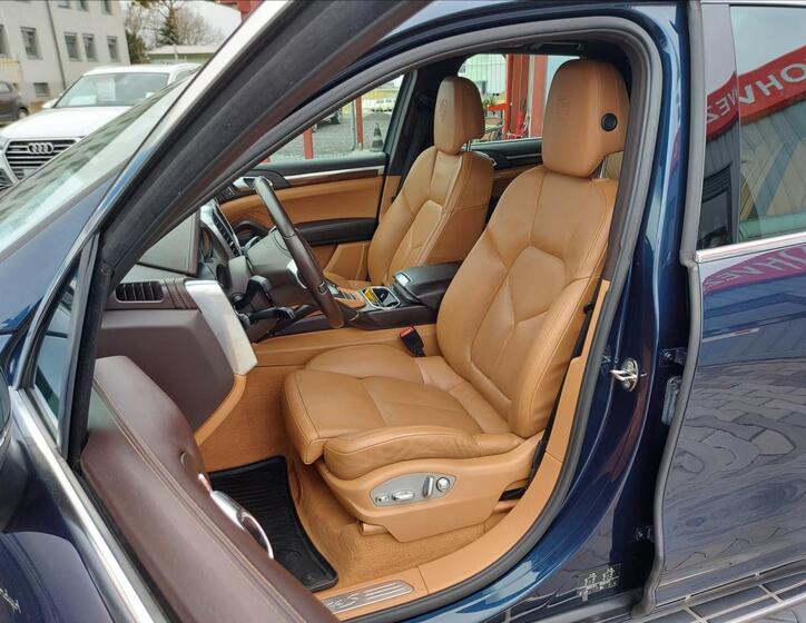 Porsche Cayenne 14