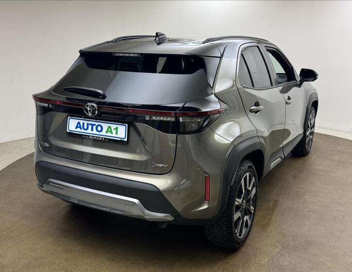 Toyota Yaris Cross 4