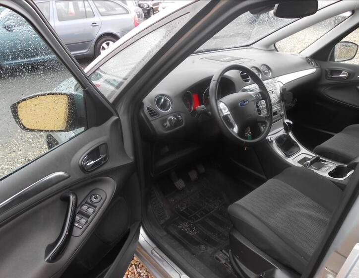 Ford S-MAX 11