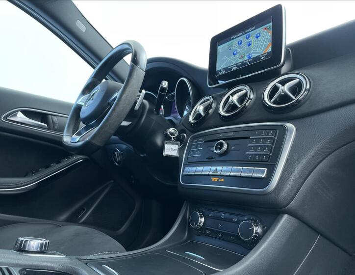Mercedes-Benz GLA 16