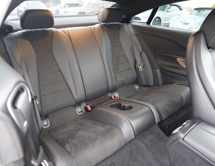 Mercedes-Benz Třídy E 32