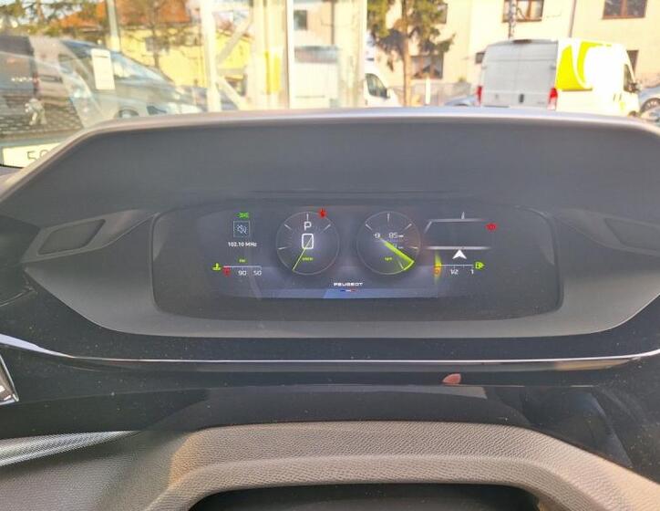 Peugeot 408 17