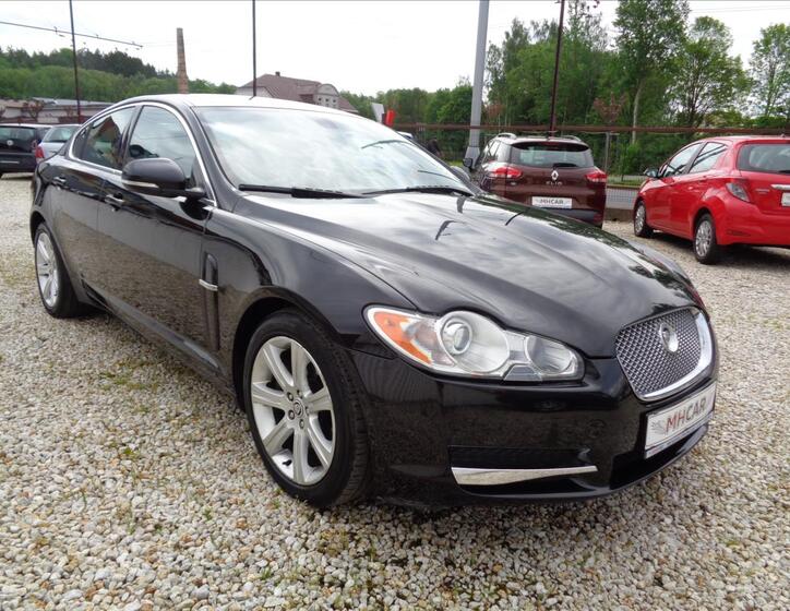 Jaguar XF 9