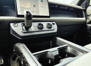 Land Rover Defender 20