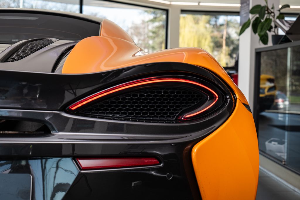 McLaren 570S