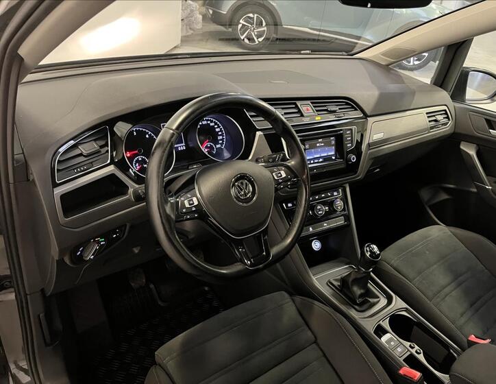 Volkswagen Touran 6