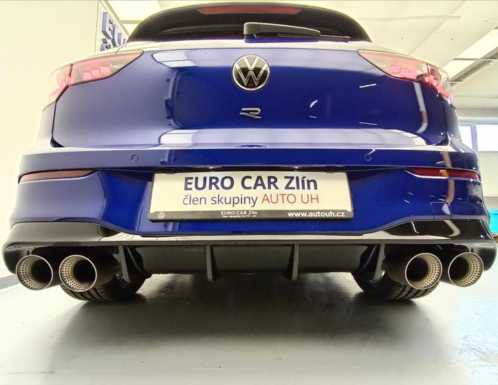 Volkswagen Golf 11
