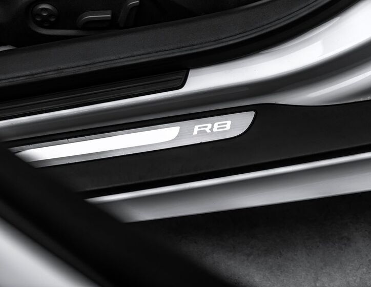 Audi R8 25