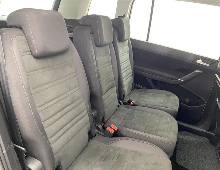 Volkswagen Touran 7