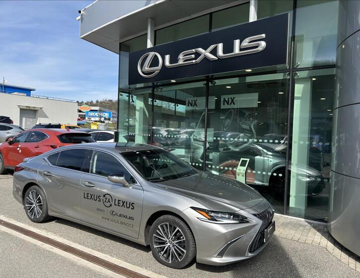 Lexus ES 300h 6
