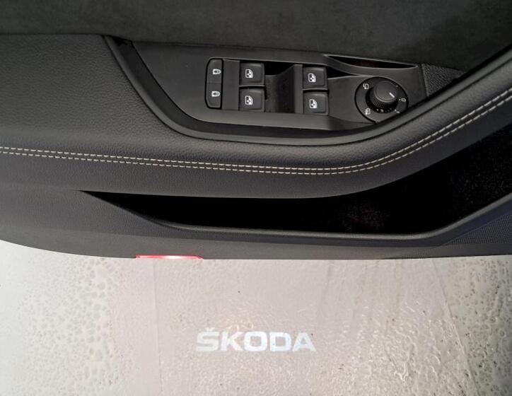 Škoda Superb 30