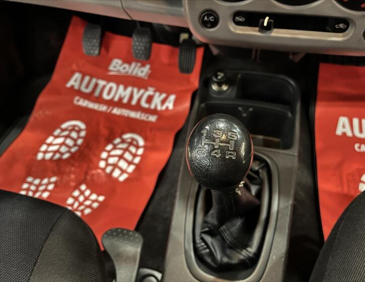 Subaru Justy 24