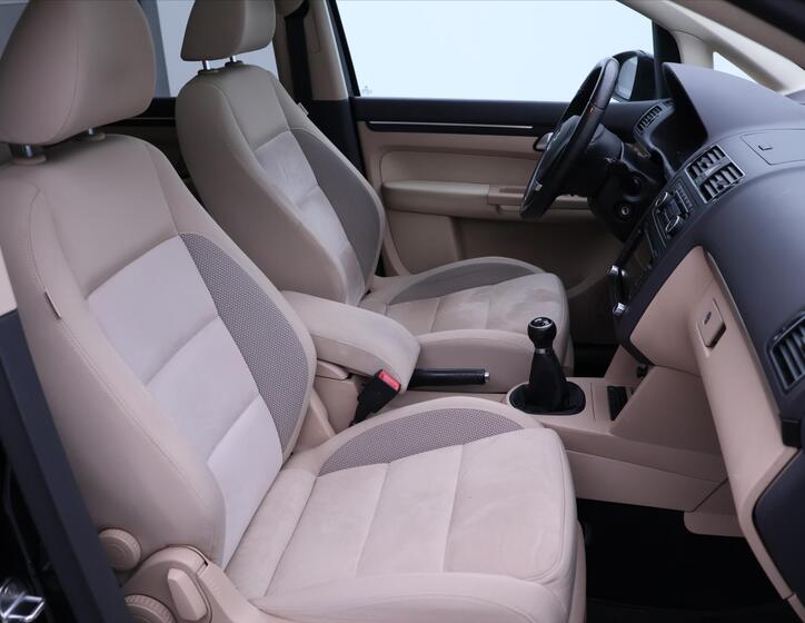 Volkswagen Touran 11