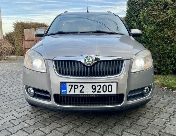 Škoda Roomster 8