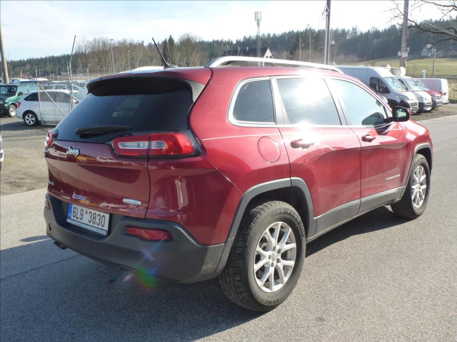 Jeep Cherokee 9