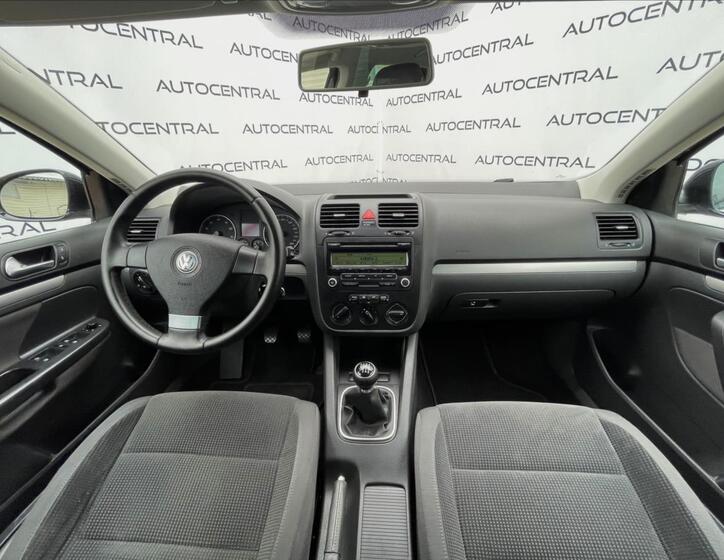 Volkswagen Golf 16