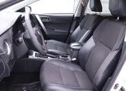 Toyota Auris 9