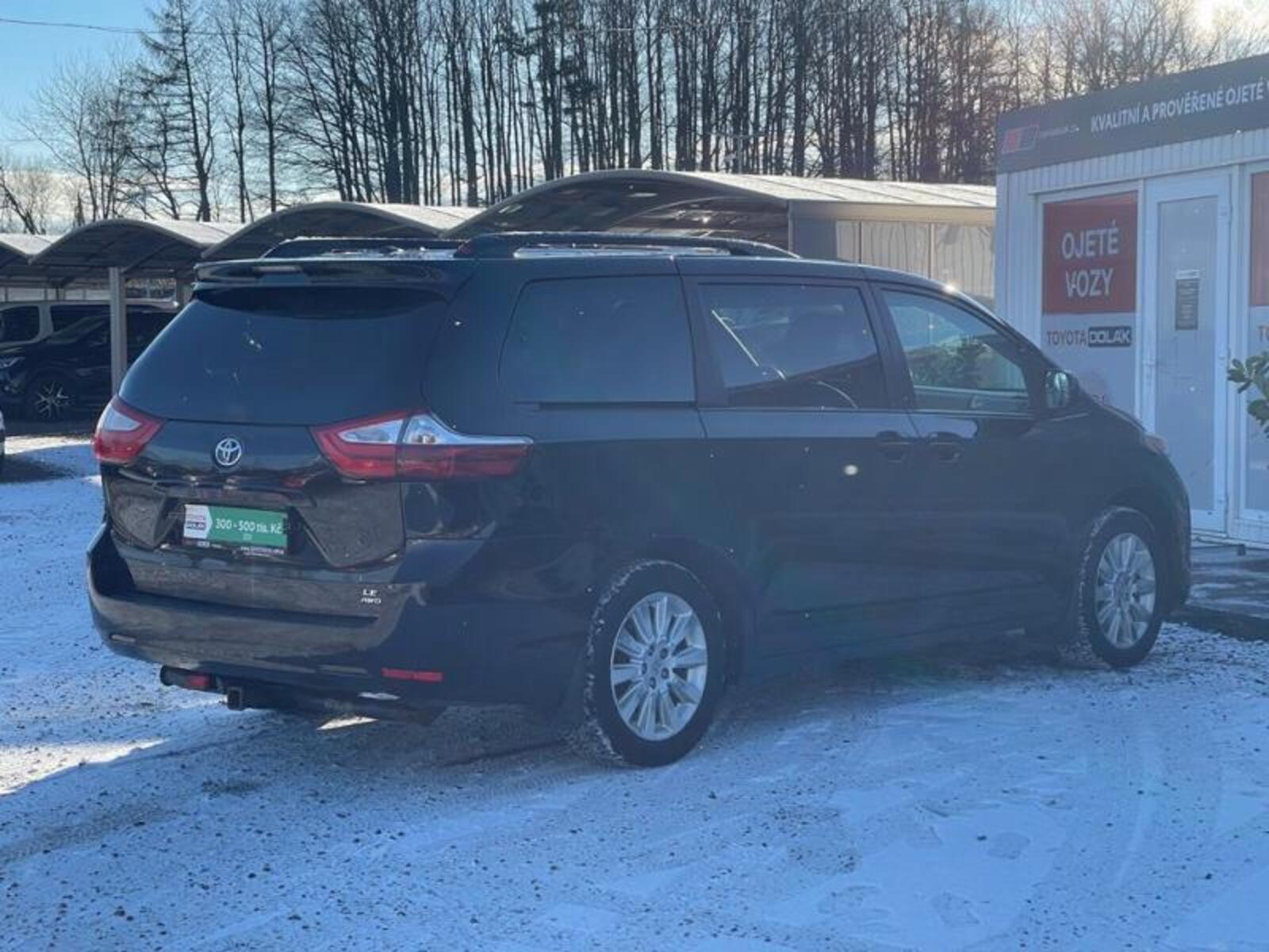 Toyota Sienna 6