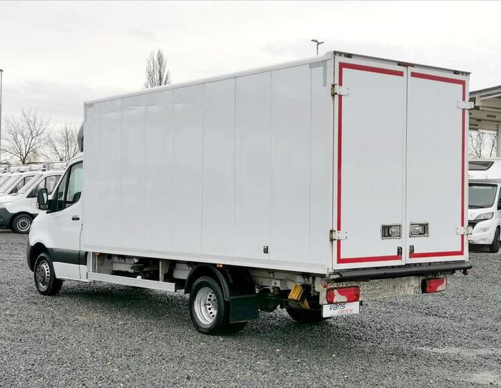 Mercedes-Benz Sprinter 4