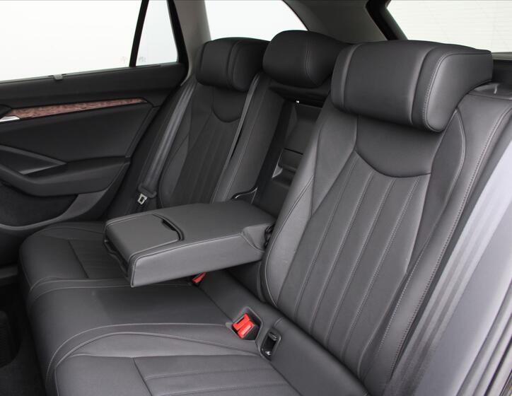 Škoda Superb 11