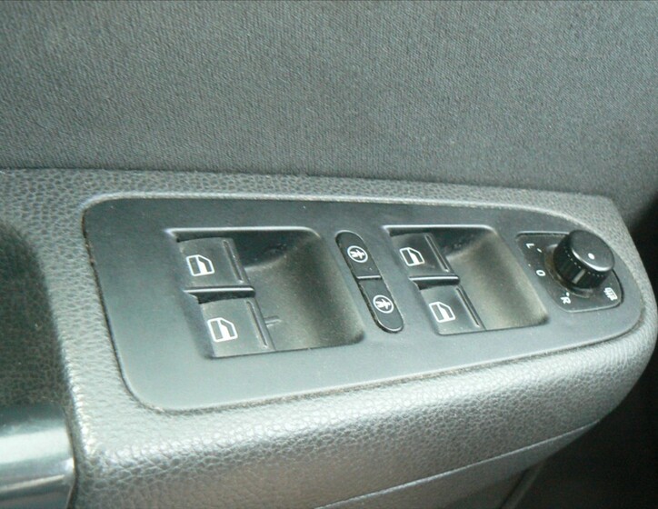 Volkswagen Sharan 9