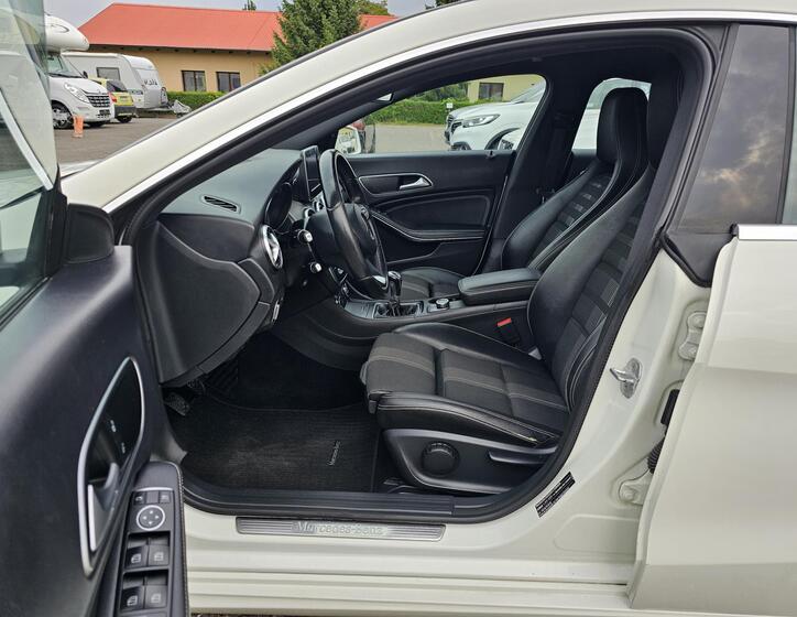 Mercedes-Benz CLA 10