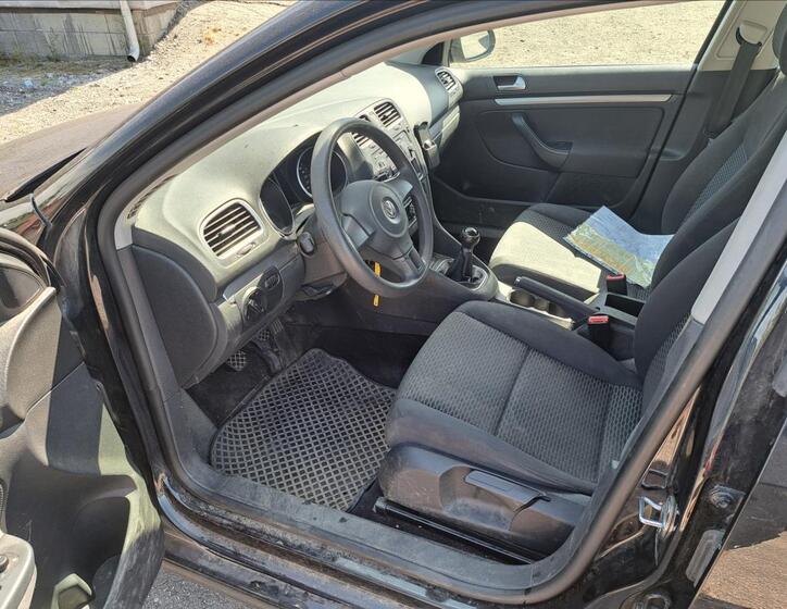 Volkswagen Golf 23