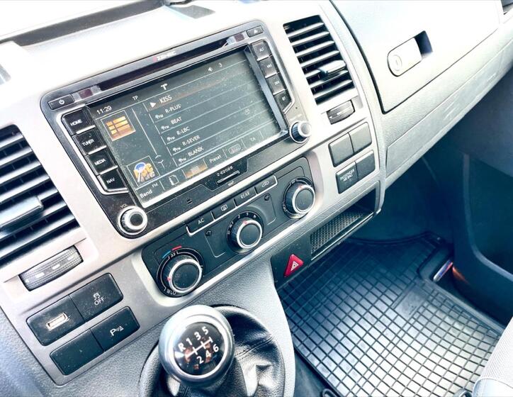 Volkswagen Multivan 12