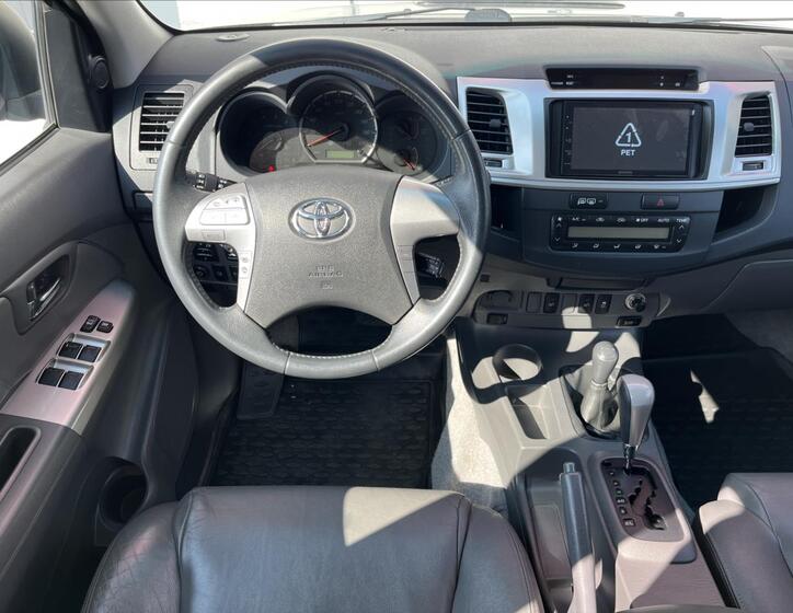 Toyota Hilux 13