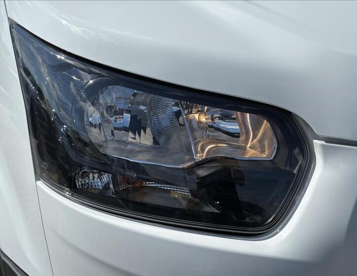 Ford Transit 9