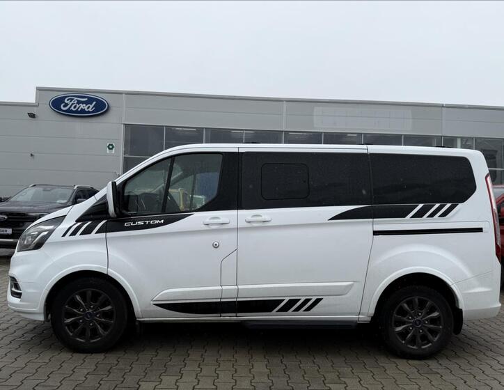 Ford Tourneo Custom 2