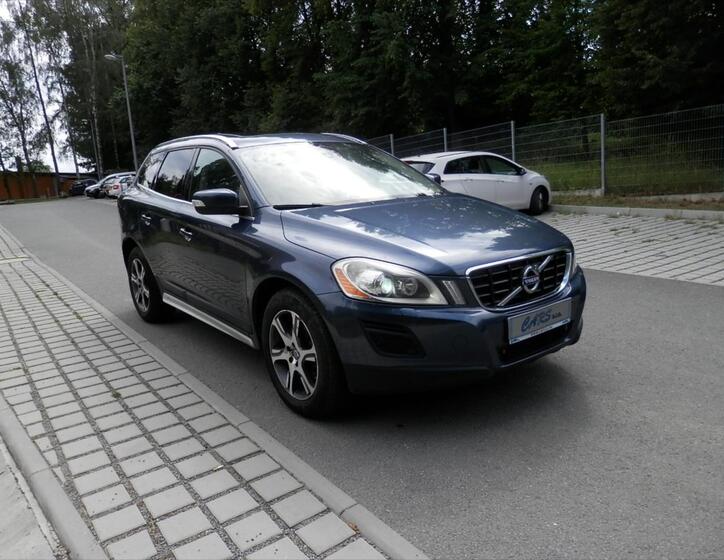 Volvo XC60 4