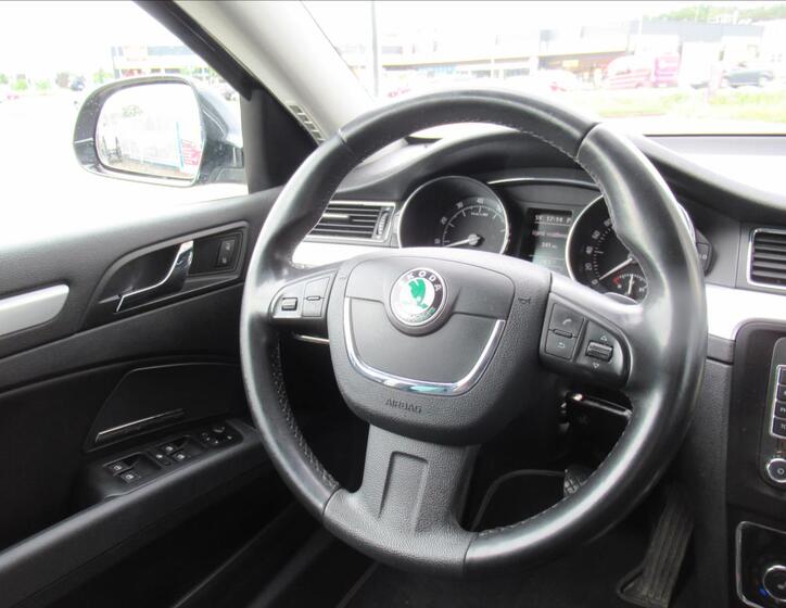 Škoda Superb 12