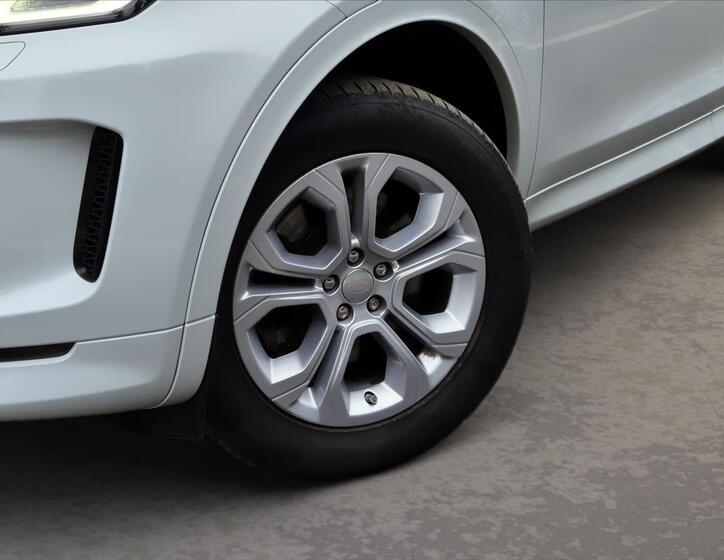 Land Rover Discovery 6