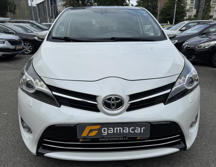 Toyota Verso 1