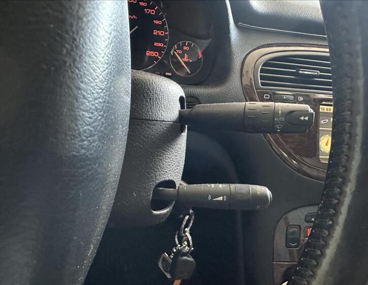 Peugeot 607 14