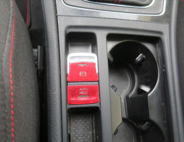 Volkswagen Golf 21